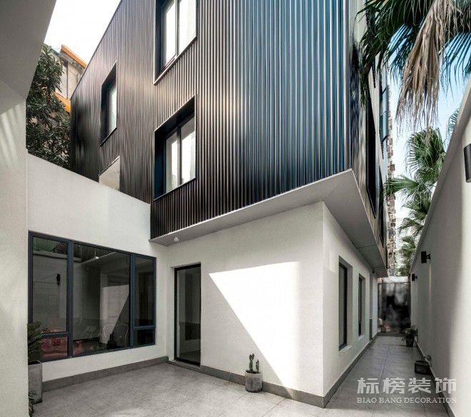 深圳南山辦公室裝修“黑”空間辦公空間建筑外觀(guān)設(shè)計(jì)
